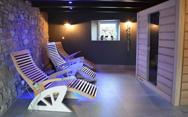 Exquisite Holiday Home in Manhay with Sauna