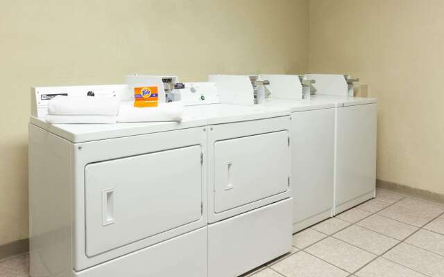 Days Inn West