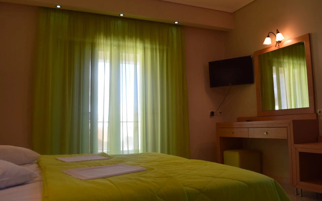 Evia Hotel & Suites