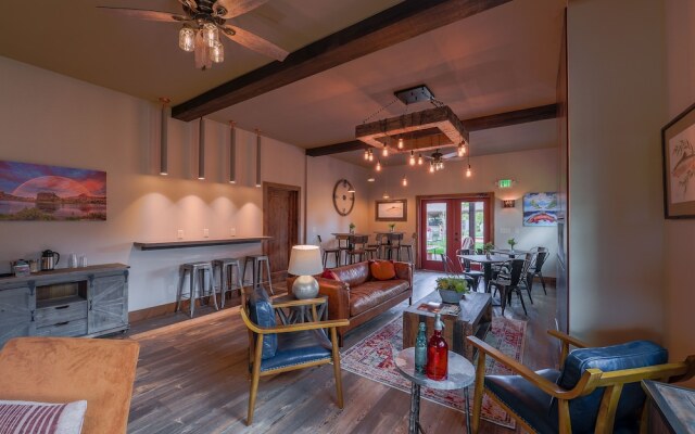 Golden Stone Inn