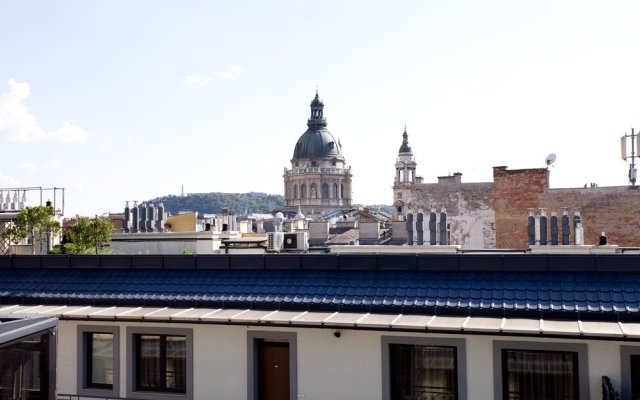 Budapest Easy Flat - Penthouse Basilica