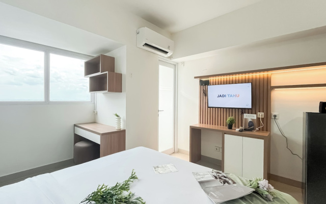 Homey And Minimalist Studio At Apartment Cisauk Point