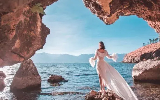 Sea Light Seascape Resort Hotel (Dali Yixi · Harbor Hotel)