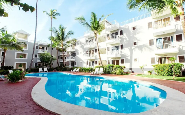 AVENTURA STUDIOS - POOL and BEACH CLUB