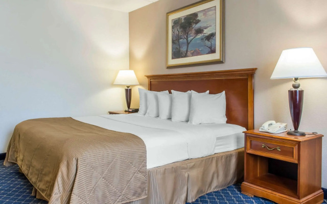 Clarion Hotel & Conference Center