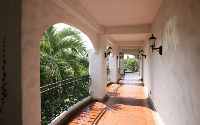 Palm Springs City & Resort