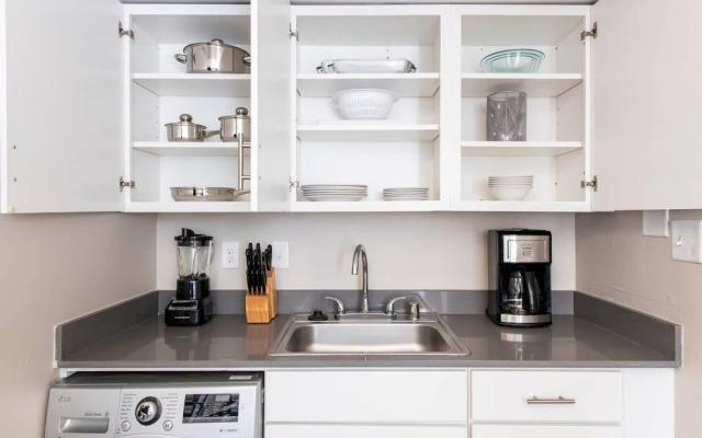 Abode Vue at 3rd 1-bedroom Loft-style Suite