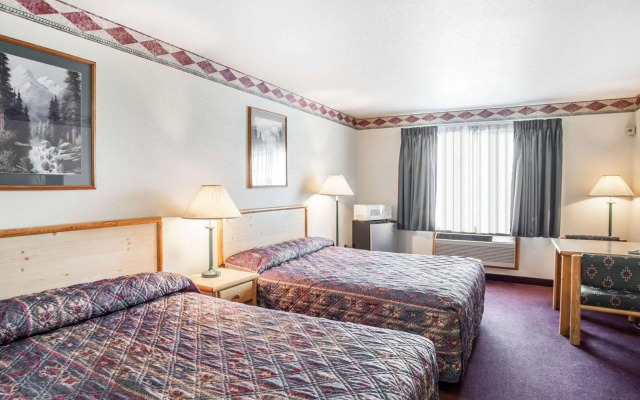 Rodeway Inn and Suites Spokane