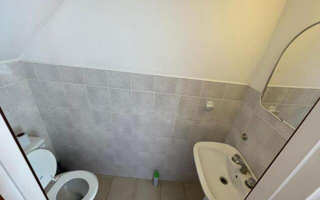 Amplio duplex a 400 metros de la playa