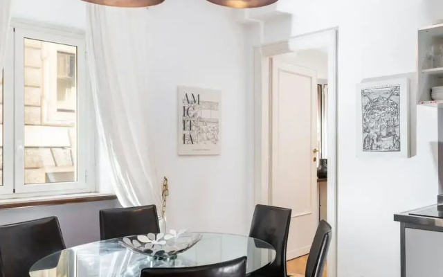 Corso in Roma With 3 Bedrooms and 3 Bathrooms
