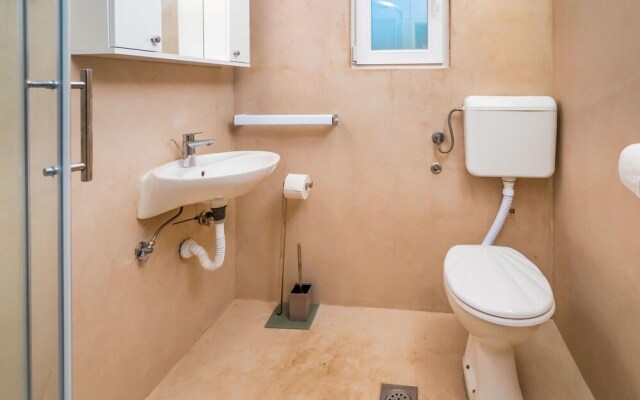 Nice Apartment in Supetarska Draga With Wifi and 1 Bedrooms