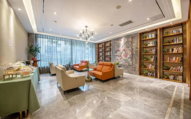 TRUE GO Hotel (Guangzhou Beijing Road Pedestrian Street Memorial Hall Metro Station Branch)