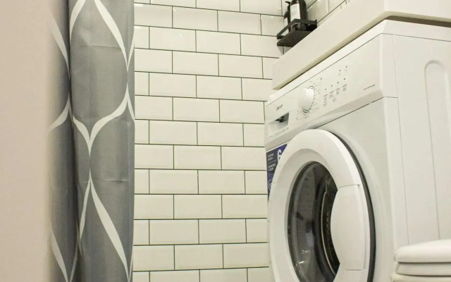 Метры в центре на улице Марата 70А