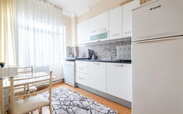 Cozy Flat With Central Location Near Golden Horn