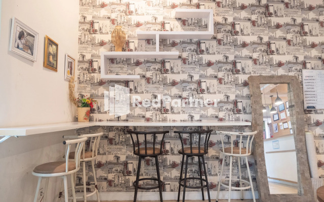 Londres Bed and Breakfast RedPartner near Gembira Loka Zoo