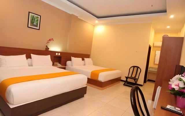 Hotel New Merdeka Pati – Guest Rooms – Pati