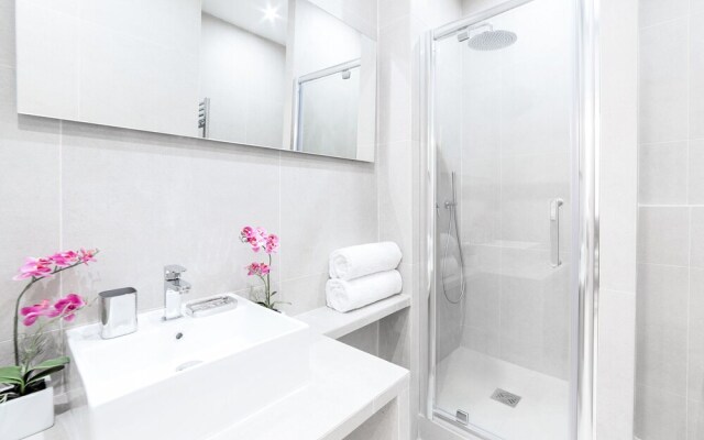 Luxury 2BDR Opera I by Livinparis