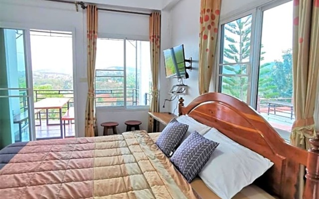 Baan Sook Aroon Khao Kho