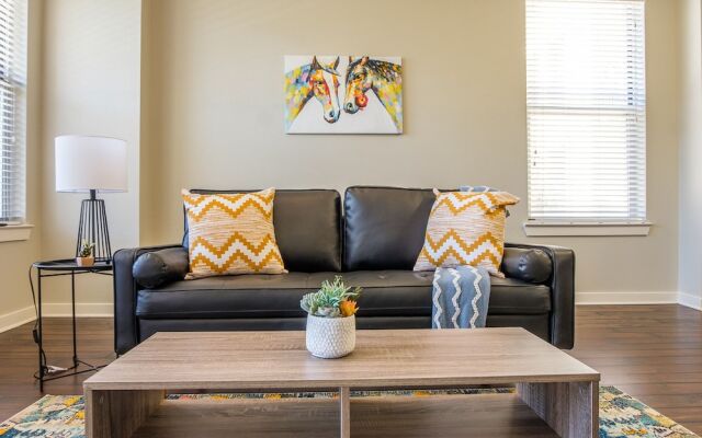 Reverchon Park Apartments by Frontdesk