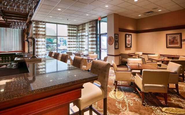 Best Western Plus The Arden Park Hotel