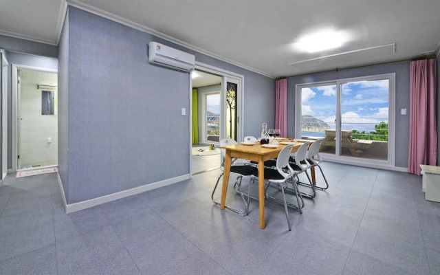 Janghohang J Story Spa Pension