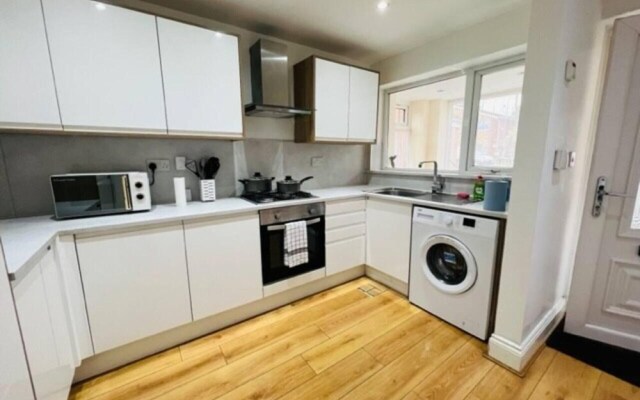 Overbury Lodge, Birmingham With Free Parking