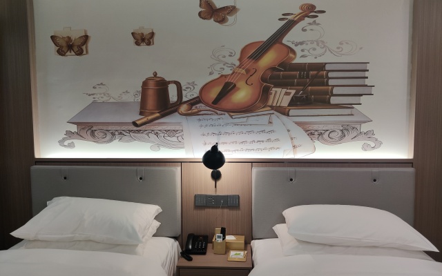 Shenqiu Vienna 3 Hotel