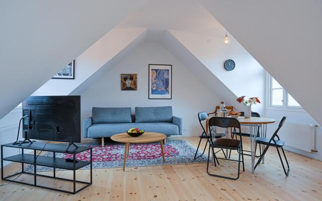 Sanders Saint - Nice 1-bdr Apt by the Canals