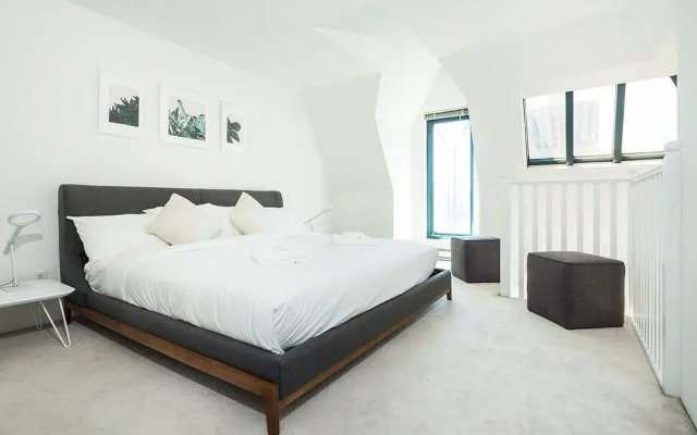 Penthouse 2BR in Yaletown by Sonder