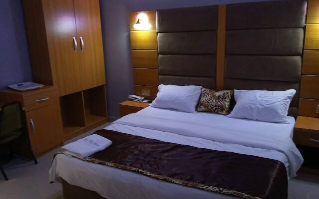 De'Bliss Gold Hotel & Suite