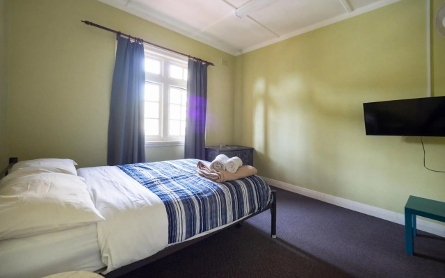 YHA Newcastle Beach