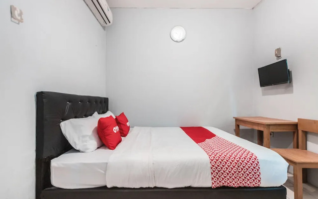 OYO Living 1756 Amira Guest House