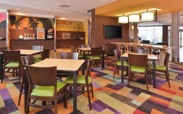 Fairfield Inn & Suites Calhoun