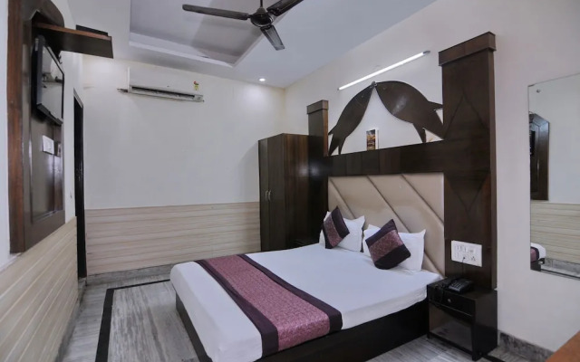 OYO 6124 Lord Krishna Dx Inn