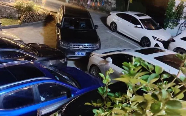 Huajianji Courtyard Home stay