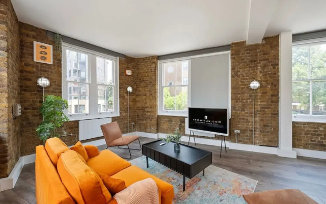 New Spacious Studio in Old St