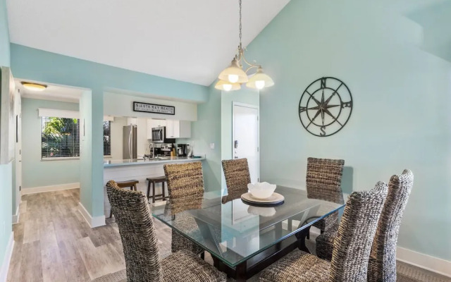 Siesta Dunes Beach 201 by Vtrips