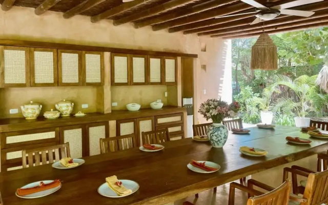 w Stunning 6BR Beachfront Villa in Rosario