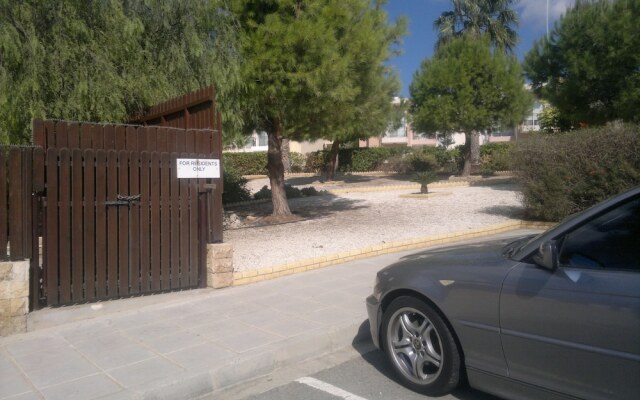 Nina's House Limassol Star