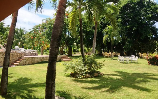Acuarium Suite Resort
