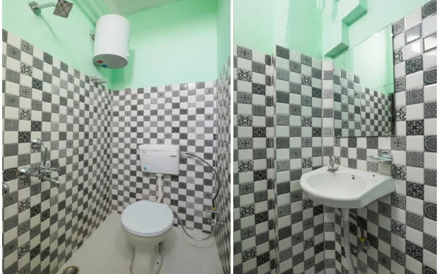 Red Building Guest House by OYO Rooms