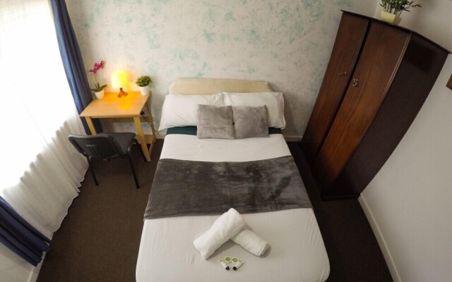 Donnington Bridge Road Rooms