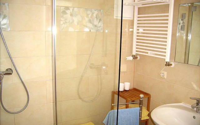 to the Beach Modern Retreat