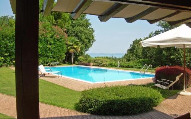 Villa dei Salici con Piscina by Wonderful Italy