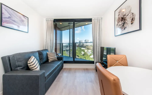 Ehome - Brand New In CBD with Pool, Sauna, Gym, Netflix – Guest Rooms – Auckland