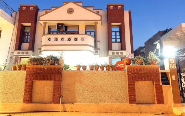 OYO Rooms Yamuna Expressway Premium