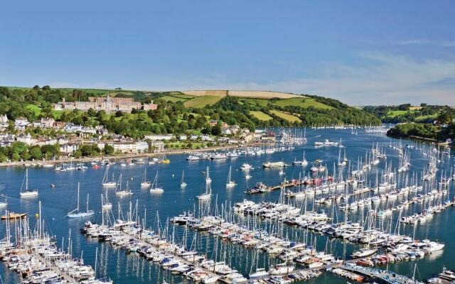 15 Dart Marina