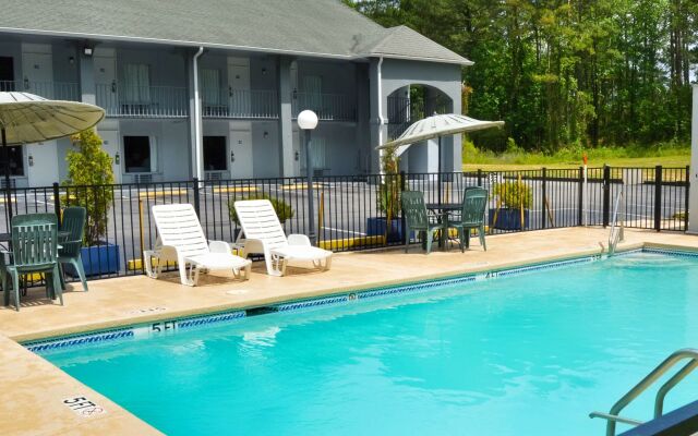 Days Inn by Wyndham Hardeeville Near Hilton Head