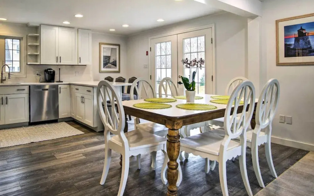 Cozy Edgartown Vacation Rental Near Beach!