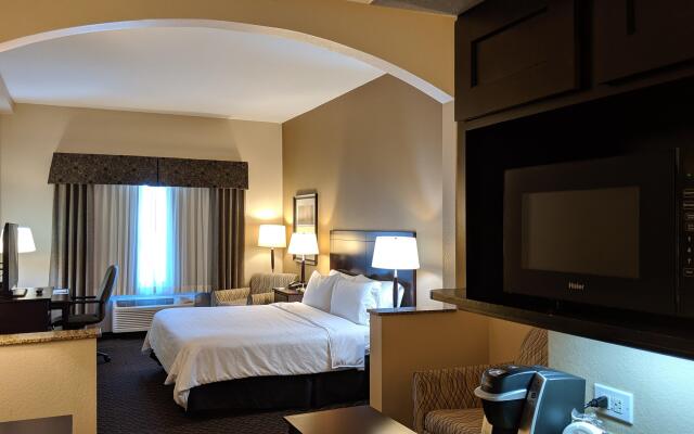 Holiday Inn Express & Suites Clinton by IHG